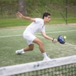 Raquette padel Tecnifibre Curva Soft 2025 modèle confortable et tolérant conçu pour offrir un bon contrôle et réduire les vibrations idéal pour joueurs débutants et intermédiaires avec joueur