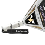 Raquette padel Starvie Astrum Pro Limited Edition 2024 modèle exclusif offrant un équilibre parfait entre puissance et contrôle vue manche