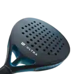 Raquette padel Wilson Ultra LT V2 modèle léger et puissant offrant maniabilité confort et vitesse pour un jeu dynamique vue tamis