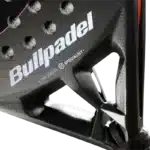 Raquette padel Bullpadel Hack 04 Comfort 2026 puissance contrôlée et de confort de frappe vue manche