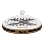 Raquette padel Nox AT10 Genius 12K Alum Xtrem 2026 un modèle haut de gamme signé Tapia vue tête