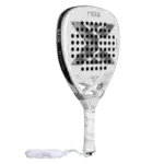 Raquette padel Nox AT10 Genius Attack 12K Alum Xtrem 2026 conçue pour démultiplier le potentiel offensif sur le terrain vue coté