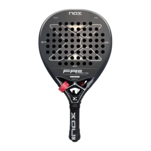 Raquette padel Nox FR Prestige 2.0 avec un design sombre et remarquable sur le court