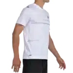T-Shirt Bullpadel Montuno blanc un choix idéal pour les passionnés de padel qui recherchent un vêtement stylé pour un jeu fluide sur le terrain vue profil